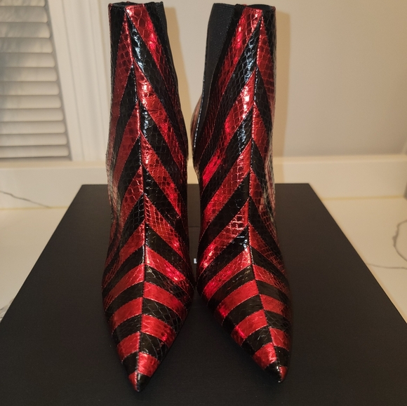 Saint Laurent Kiki 110 Chelsea Laquer boots - Picture 5 of 8